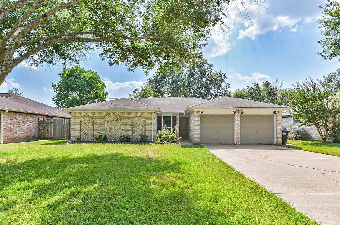 5347 Lincoln Green Dr in Katy, TX - Building Photo