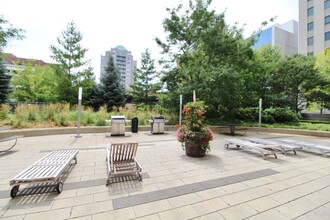 45 Balliol Street in Toronto, ON - Building Photo - Building Photo
