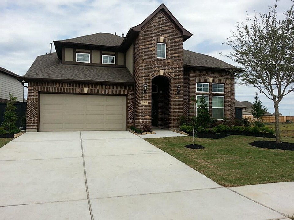 4303 Berry Bend Ln in Richmond, TX - Building Photo