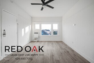2255 W 14th St, Unit 301 in Los Angeles, CA - Building Photo - Building Photo