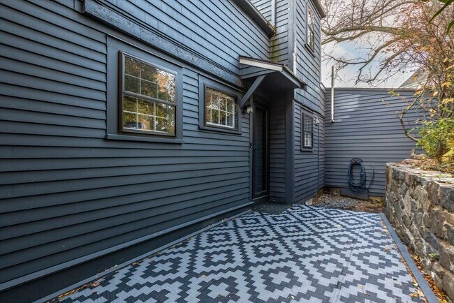 1 Mugford St in Marblehead, MA - Building Photo - Building Photo