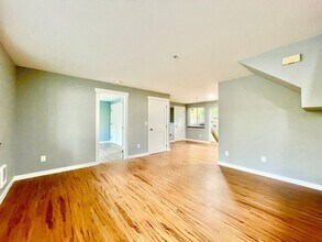 15313 15th Ave NE in Shoreline, WA - Building Photo - Building Photo