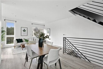 837 N Kingsley Dr in Los Angeles, CA - Building Photo - Building Photo