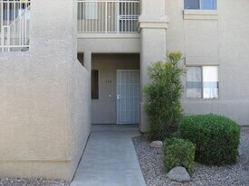 537 S Delaware Dr in Apache Junction, AZ - Building Photo
