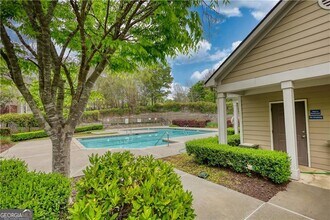 5103 Woodland Ln in Alpharetta, GA - Building Photo - Building Photo