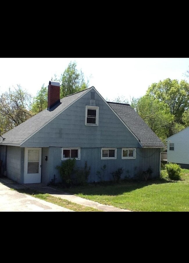 property at 1510 Summit Ave