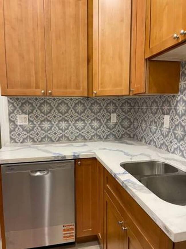 854 Peralta St in Oakland, CA - Building Photo - Building Photo