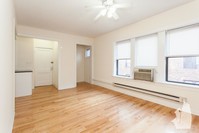 3726 N Pine Grove Ave, Unit 3E in Chicago, IL - Building Photo - Building Photo