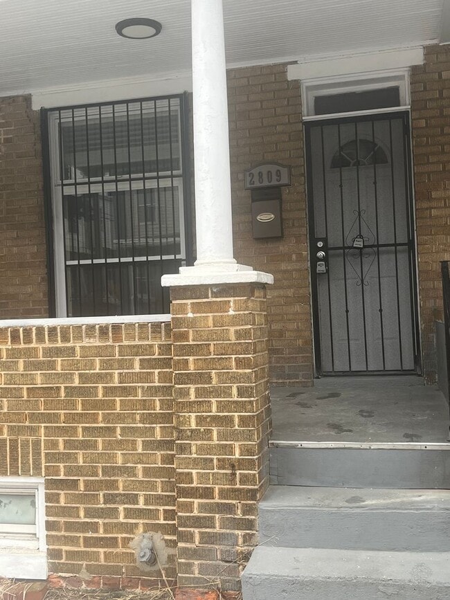 property at 2809 W Mulberry St