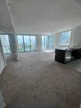 500 Brickell Ave in Miami, FL - Building Photo - Building Photo