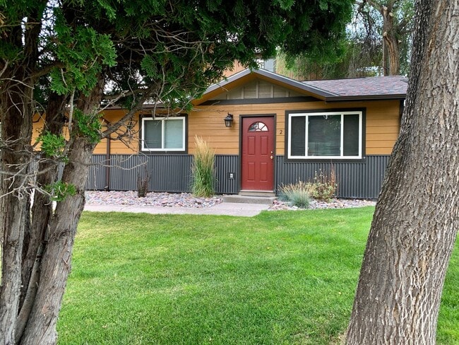 100 Mission Ct-Unit -Apt 2 in Missoula, MT - Building Photo - Building Photo