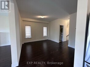 31 Lorne Thomas Pl in New Tecumseth, ON - Building Photo - Building Photo