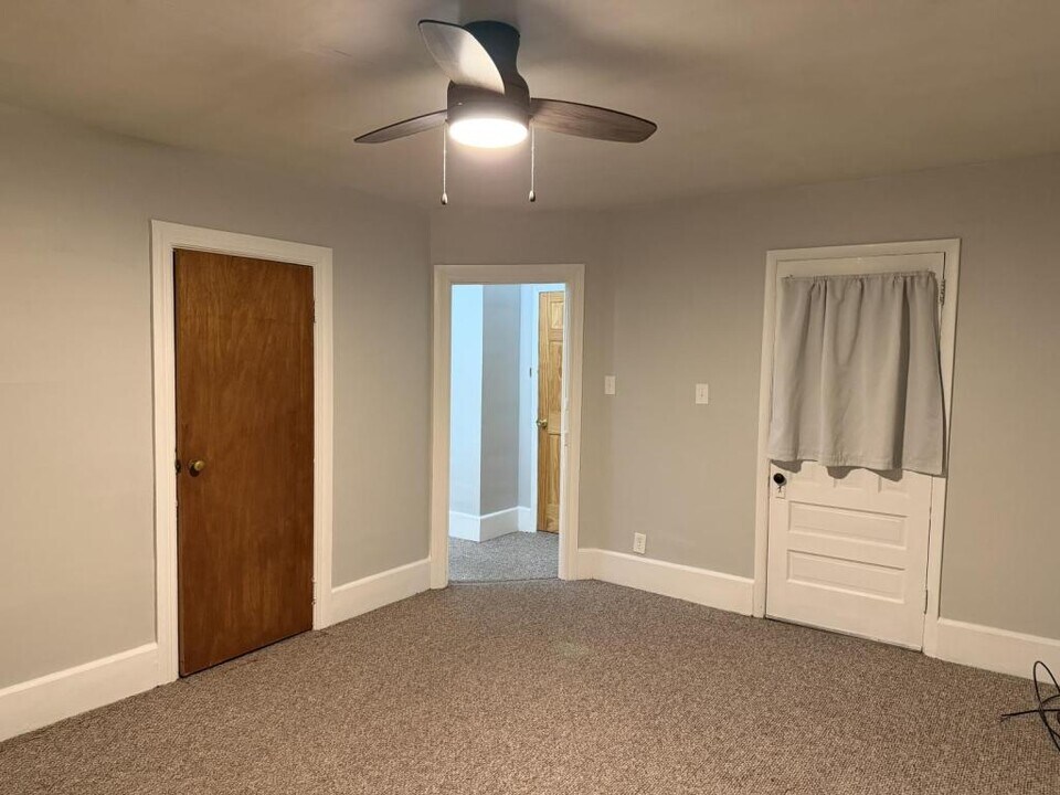 214 Logan Blvd in Altoona, PA - Building Photo