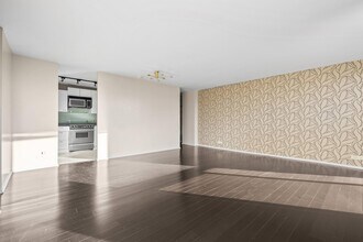 4343 N Clarendon Ave, Unit 717 in Chicago, IL - Building Photo - Building Photo