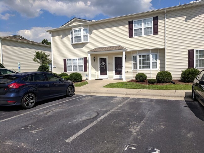 property at 3821 E Vancroft Cir