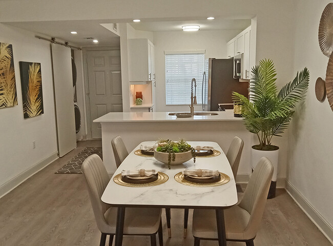 230 US 1, Unit Island Style Property in North Palm Beach, FL - Foto de edificio - Building Photo