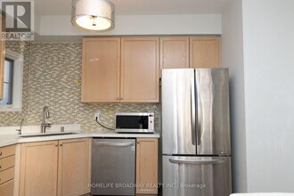 2 Catherina St in Markham, ON - Building Photo - Building Photo