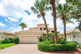 2404 NW 67th St in Boca Raton, FL - Building Photo