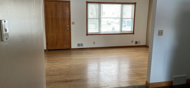 1220 N 19th St in Bismarck, ND - Building Photo - Building Photo
