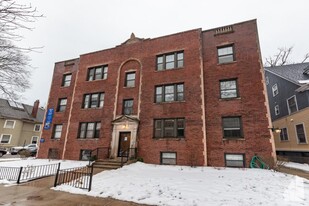 1143 Maple Ave in Evanston, IL - Building Photo
