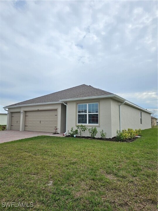 336 NW 15th Terrace in Cape Coral, FL - Building Photo