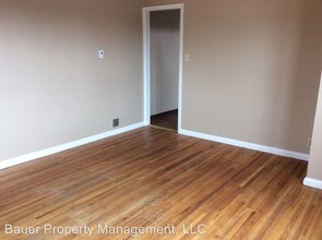 11 4th St E in Dickinson, ND - Building Photo - Building Photo