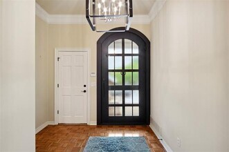 9131 Valley Chapel Ln in Dallas, TX - Building Photo - Building Photo