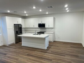 438 Caliper Way in San Marcos, CA - Foto de edificio - Building Photo