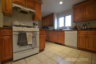 5 Oliva Rd, Unit 1 in Boston, MA - Building Photo