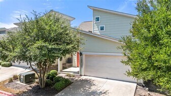 7402 Rook St in Austin, TX - Building Photo