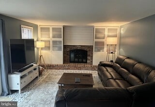 7000 Old Cabin Ln in Rockville, MD - Building Photo - Building Photo