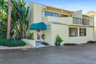 428 SW Akron Ave in Stuart, FL - Building Photo - Building Photo