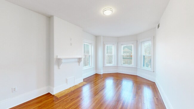 80 W Cottage St, Unit 3