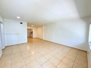 1176 Marseille Dr in Miami Beach, FL - Building Photo - Building Photo