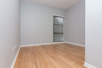 71 E 56th St in Chicago, IL - Foto de edificio - Building Photo