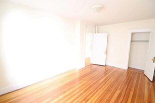 11 Barrows St, Unit 01