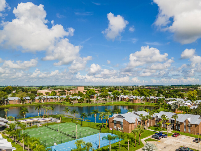 Lake View Villas in Belle Glade, FL - Foto de edificio - Building Photo