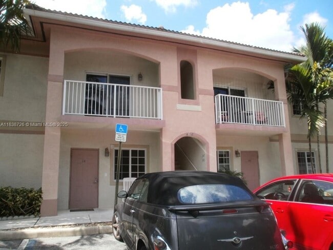 4812 Washington St in Hollywood, FL - Building Photo - Building Photo