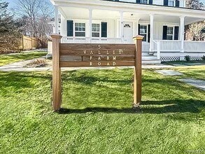 5 Valley Farm Rd in Millbrook, NY - Building Photo - Building Photo