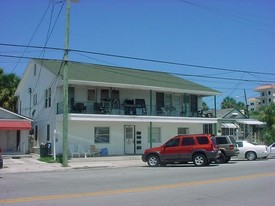 638-644 Mandalay Ave Apartamentos