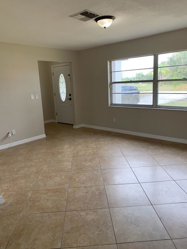 1255 E 10th St in St. Cloud, FL - Building Photo - Building Photo