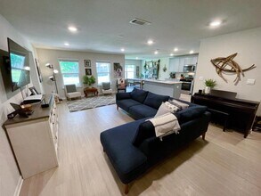 1064 Enclave Cir in Long Beach, MS - Building Photo - Building Photo