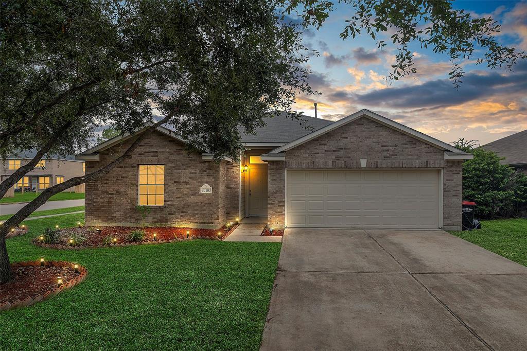 20103 Lakespire Dr in Katy, TX - Building Photo