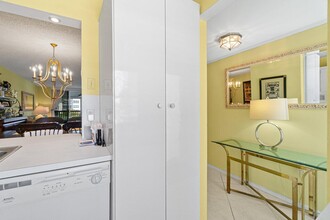 911 Gardenia Dr in Delray Beach, FL - Building Photo - Building Photo
