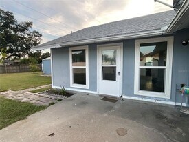 8026 Brocatel Ct in Orlando, FL - Building Photo