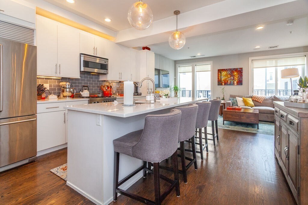 111 B St, Unit 3 in Boston, MA - Building Photo