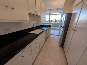 11936 Darlington Ave in Los Angeles, CA - Building Photo - Building Photo