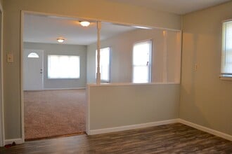 2546 N Salina Ave in Wichita, KS - Building Photo - Building Photo