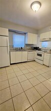 10225 N Ojus Dr in Tampa, FL - Building Photo - Building Photo