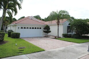 639 SW Lake Charles Cir in Port St. Lucie, FL - Building Photo